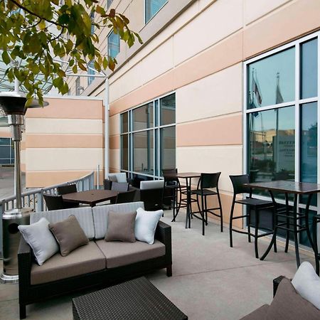 Courtyard Indianapolis Downtown Hotel Exterior photo